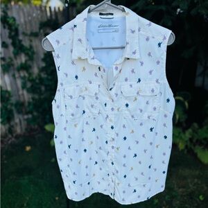 Eddie Bauer women’s sleeveless top, Bigfoot print, size L